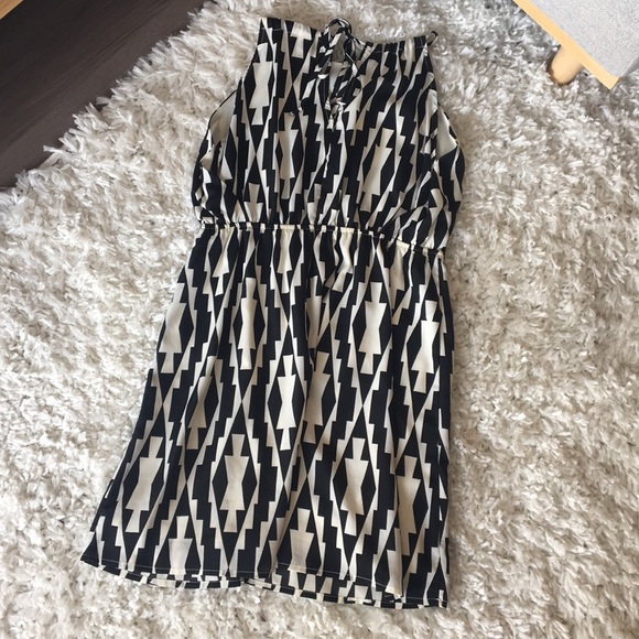 Black and White Geometric Dress - Picture 3 of 5